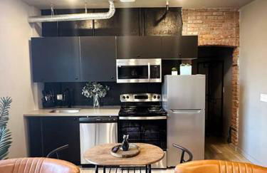 Stylish Cozy Studio in Detroit - Photo 9