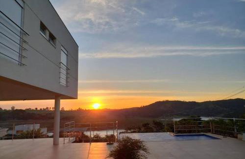 Casa excelente e ampla na represa de Piracaia - Photo 1