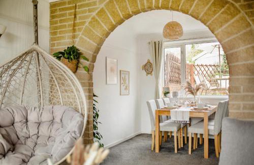 Serene Boho Retreat: White Oak Charm House 10ppl - Foto 32