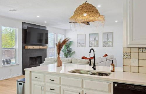 Wellness Oasis 5BR W Pool + Huge Yard + Fire Pit - Foto 9