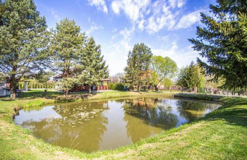 Biały domek nad stawem - Foto 24