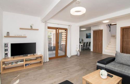 Villa Meadow with swimming pool - Foto 12