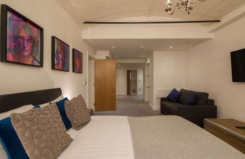 Liverpool Gem, Spacious 2BR Apt, Sleeps 8 - Photo 23