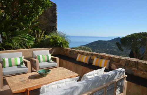 Air-conditioned authentic village house with sea view, terraces and swimming pool - Foto 2