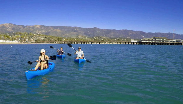 Remando en kayak por Santa Bárbara