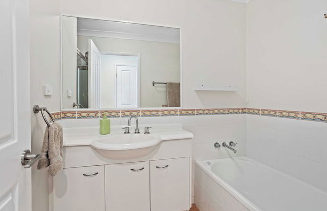 Chic Coastal Charm on Palm Beach - Photo 9