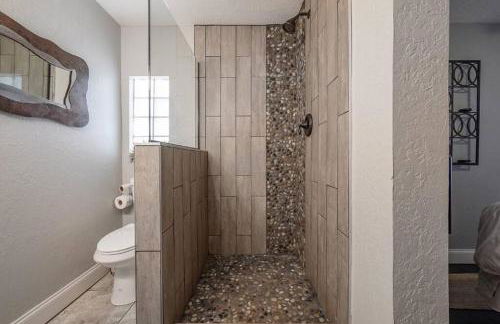 Swank Pad off River with free WiFi & parking-324 - Foto 11