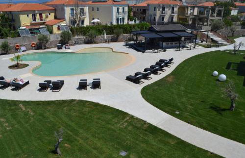 Niki Studios Sea - Front - Photo 50