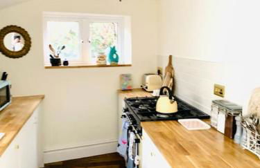 The Yellow cottage on the hill. - Foto 18