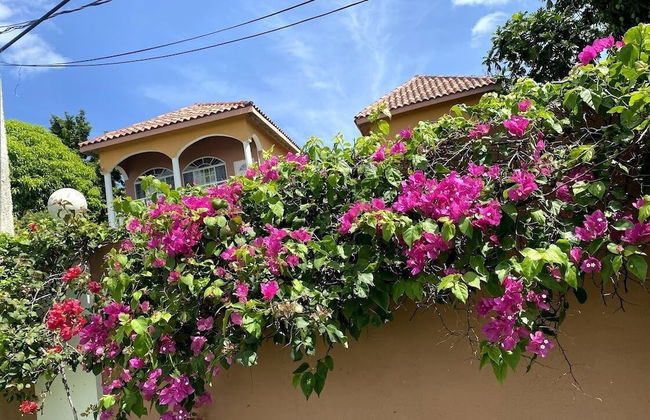 YanceyLargo- 4BR Villa Jacuzzi & Mountain Views by RedAwning - Foto 33