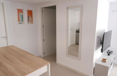 Natural park, terrace and pool - Photo 11