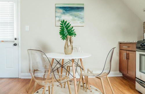 Spacious 2BR Apartment near Airport - Central Charming - Foto 28