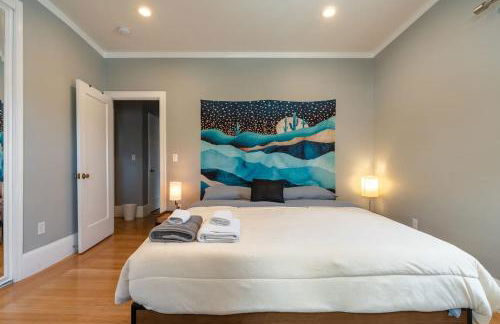 Oak Manor - Chic & Stylish 2BR Apartment Retreat - Photo 42