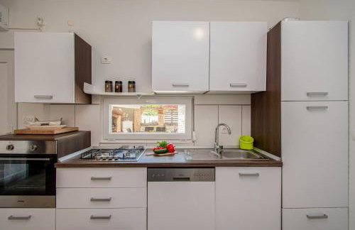 Villa Marsel with Pool & Jacuzzi by Istrabook - Foto 24