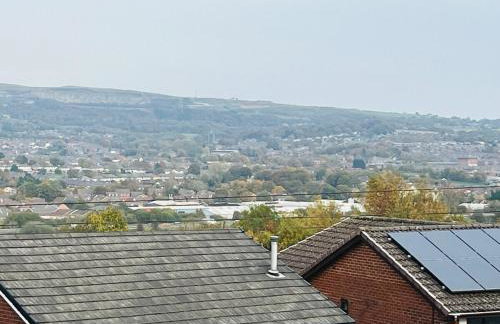 Lovely 4-bed home sleeps 8 Nr Bolton Stadium & M61 - Photo 59