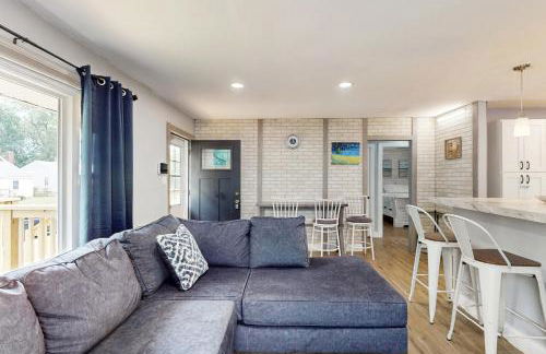 2 Mi to Beach! Hot Tub Haven in Michigan City - Foto 8