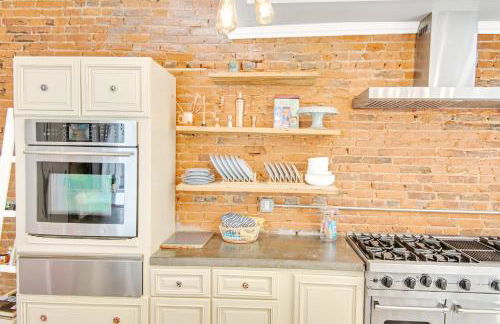 Spacious Oasis - Parking, Private Patio & Roofdeck - Foto 3