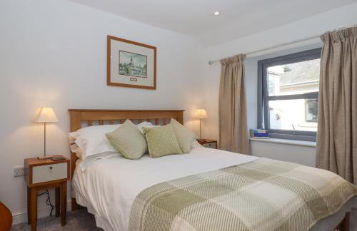 The Cottage on The Square - Photo 19