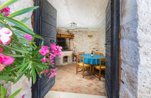 Lovely House Kristina with a pool - Photo 43