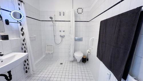 Stadtwald Langzeit-Apartment - Küche - Waschmaschine - S-Bahn direkt - Foto 4, towels, Shower
