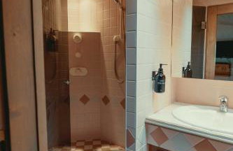 Appartement 71m2 près de Megève, à 200m télécabine la Princesse, local à ski, 2 chambres, parking couvert - Foto 50