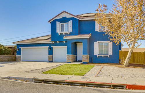 Pool Table and Charcoal Grill Home in Victorville! - Foto 1