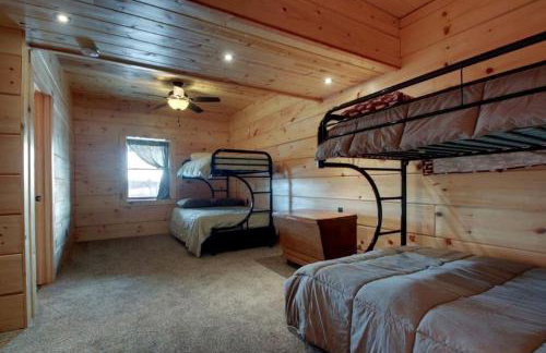 Stunning Private Cabin Getaway with Gorgeous Fireplace near Quincy, Illinois - Foto 27