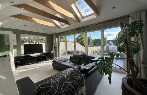 Luxury 3 bed cottage with Sauna, Chobham, sleeps 6 - Foto 1