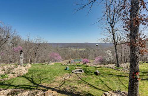 Bullfrog Bluff Mountain View Cabin with Deck! - Foto 36