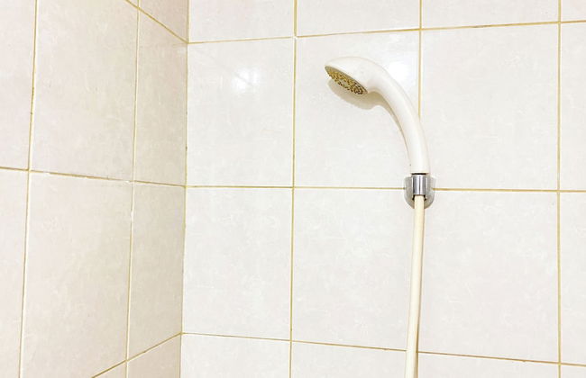 Homey And Cozy Living Studio At Poris 88 Apartment - Foto 13