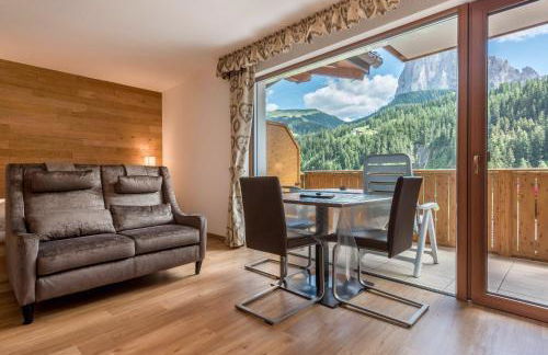 Garni Hotel Gardena App Dolomites 3 - Foto 1