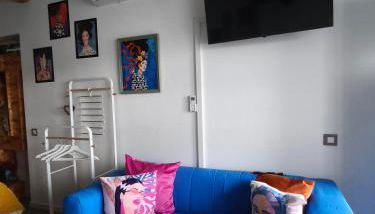 Home Glos ter - Photo 2