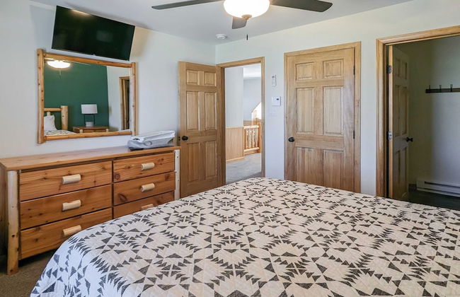 Bluejay Getaway by Avantstay Walk to Lake 7bdr, Hot Tub, Pool Table - Foto 28