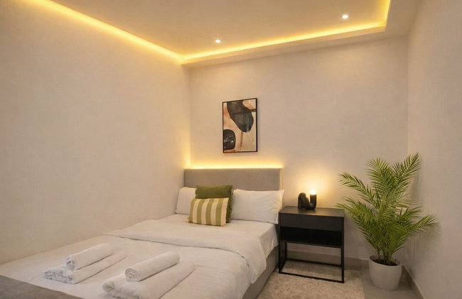 Elegant Stay in Ranches Villa - Photo 19