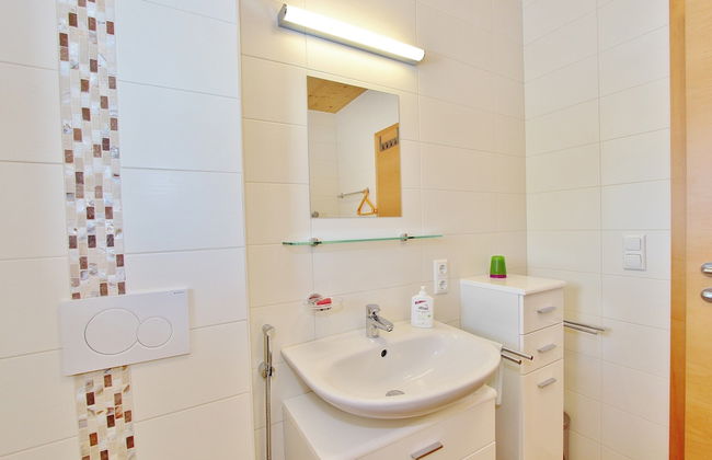 Modern Apartment Near Ski Area in St Johan in Tyrol - Photo 20