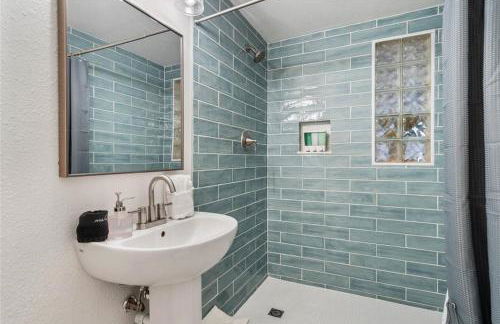 1930s Austin Charming Home and Hot Tub Near South Congress - Photo 2