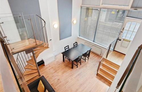 Designer Soho Loft - Photo 9