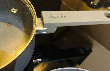 Perfect 1 Bed Apartment - Central with Parking, WiFi, TV, Desk - Foto 15