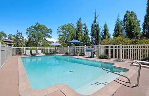 Charming 2 Room La Mesa Casita w/ Pool, BBQ & Yard - Photo 13