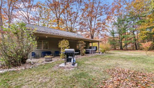 Dog-Friendly Cozy Home with Hot Tub and Lake Access - Foto 2