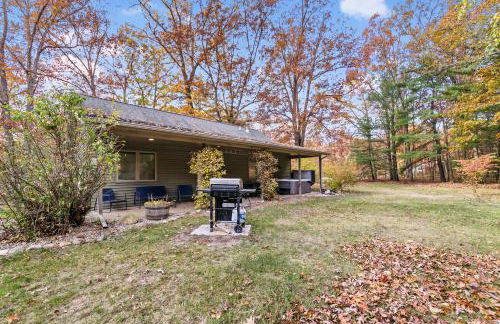 Dog-Friendly Cozy Home with Hot Tub and Lake Access - Foto 2