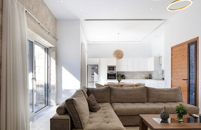 Mandana Villa - With Private Pool Jacuzzi - Photo 21