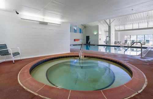 Dog-Friendly A-Frame with Hot Tub and Firepit - Foto 41