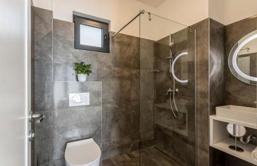 Holiday home Lola, sea on a palm! HEATED POOL - Photo 102