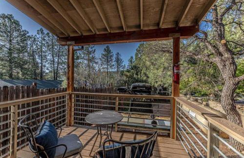 Cabin #6 Bobcat Bunkhouse - Pet Friendly - King Bed - Sleeps 4 - Photo 19