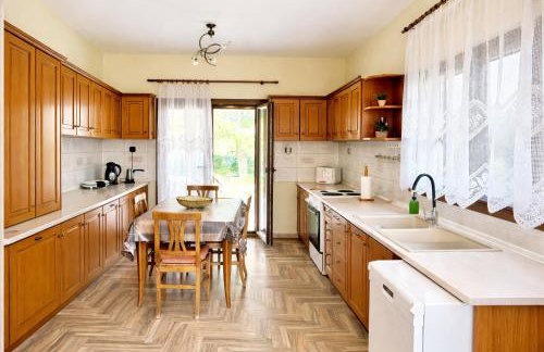 Saltos Village House - Peaceful Poolside Retreat - Foto 7