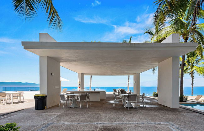 Oceanfront 1BR with Balcony & Pool - Foto 20