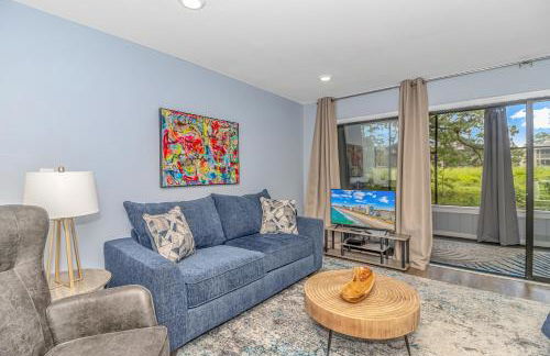 Fully Renovated First Floor Condo! Cypress Bay J-2 - Foto 2