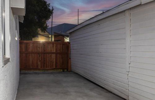 Luxury Oasis in Culver City! Free parking and Jacuzzi - Foto 42