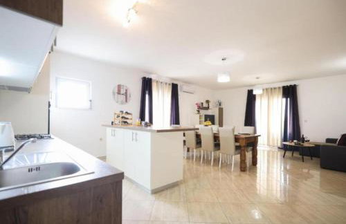 Villa Maja - Three bedroom villa with pool - Foto 2